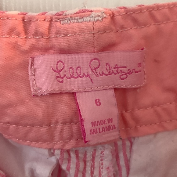 Women’s Lilly Pulitzer Pink & White Striped Seersucker Scalloped Shorts Sz. 6 - Picture 2 of 9